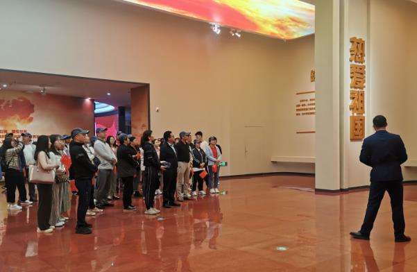集團公司黨委組織黨員干部赴海北原子城“兩彈一星”紀念館開展以“學習習近平新時代中國特色社會主義思想，錘煉黨性修養，激勵擔當作為”為主題的黨性教育活動1.jpg